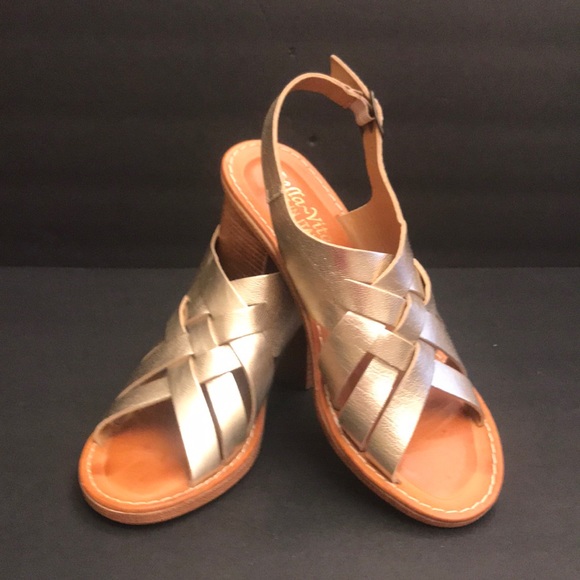 ⭐️ Bella Vita Gold Leather Slingback - Picture 12 of 12